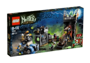 Lego Monster Fighters 9466 The Crazy Scientist and His Monster